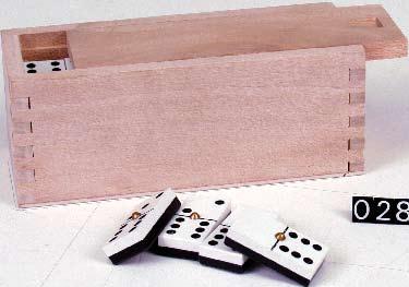02802 Dominó Junior Caja de madera.