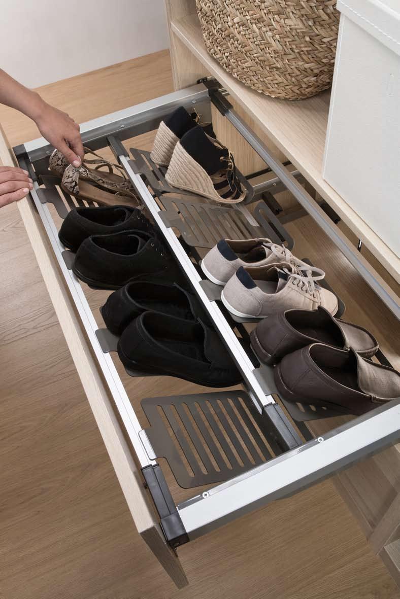 ZAPATERO PANELABLE Pull-out shoe rack with front fixing EAN 3 zapatos 60 cm. 70 cm. 80 cm. 90 cm.