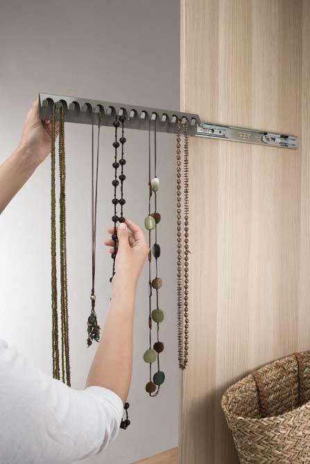 Pull-out holder for jewelery