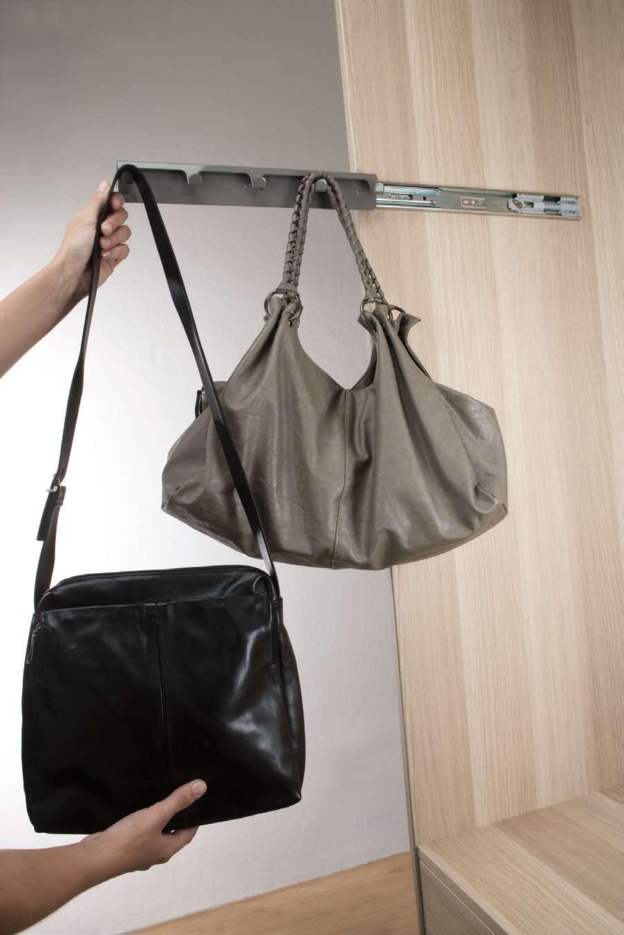 BARRA PORTABOLSOS Holder for handbags BARRA Pull-out holder