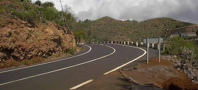 Esta carretera, también llamada TF-194, se desarrolla desde la carretera general de Santa Cruz a La Laguna, a la altura de La Cuesta, hasta llegar a la carretera general del Sur, en la localidad de