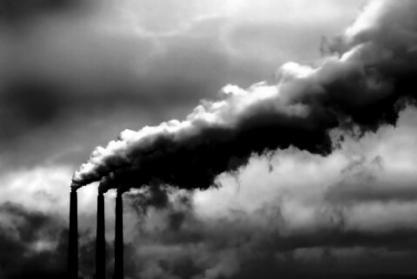 Contaminación: es la emisión o vertido al agua, tierra o aire de