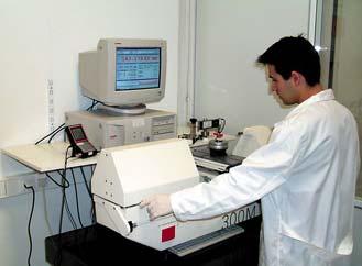 Servicios tecnológicos y asistencia técnica Laboratorio de ensayos y calibraciones Calibraciones SECCIÓN DIMENSIONES Longitudes Ángulos SECCIÓN MASA Instrumentos