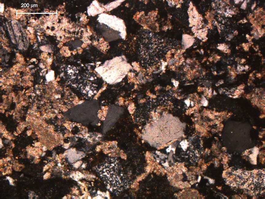 Caracterización de Materiales Chihuahua Plagioclasa Fragmento de roca Cuarzo Fotomicrografía en donde se observan los fragmentos de roca con textura microcristalina, el