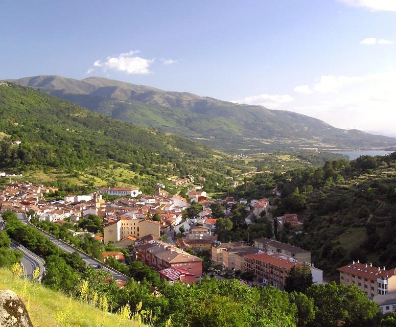 Valle del ambroz Muy cerca de la Comunidad de Madrid se encuentra El Valle del Ambroz, una comarca situada al norte de la
