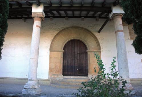 religioso. Los conquistadores introdujeron en la ermita elementos y soluciones arquitectónicas que habían observado en otros lugares, como el norte de Cataluña y en Francia.