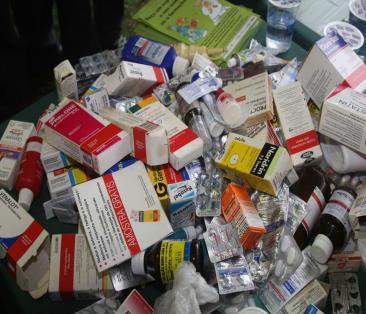 Fármacos Gestión Ambiental en la Red de Establecimientos de Atención de Salud Reducir la contaminación por productos farmacéuticos restringiendo las recetas innecesarias, minimizando la disposición
