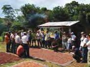 asociaciones y organizaciones comunitarias junto con especialistas de ACICAFOC decidieron conformar la Red Centroamericana de Productores de Cacao en setiembre de 2006.
