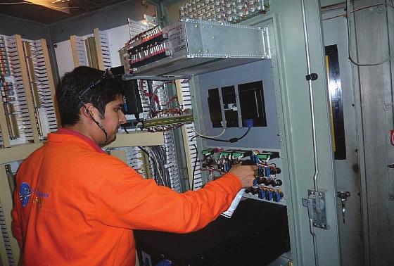 Revisión, de los leds de diagnósticos de los módulos de entrada y salida. Revisión de voltaje en fuentes de energía para la alimentación del controlador y rack remotos.