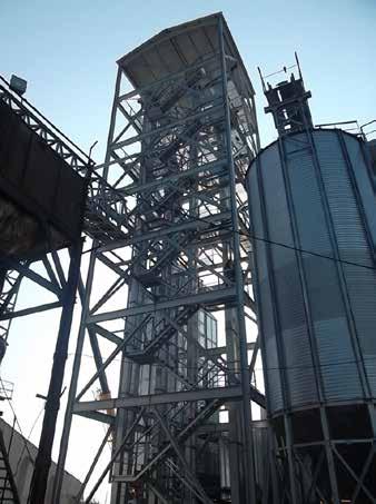 Turnurile elevatoarelor sunt structuri modulare înşurubate și sudate, fabricate cu profile laminate în dublu T din oțel galvanizat.