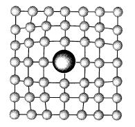 cristalina Defectos intersticiales: hay un átomo en