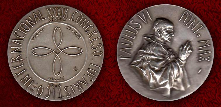 orante. Pablo VI Pont= Max-. Reverso: XXXIX Congreso Eucarístico Internacional, 1968. Escudo del Congreso. Tiene un bonito relieve.