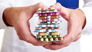 Introducción La Dirección General de Medicamentos Insumos y Drogas, a través de la Dirección de Farmacovigilancia, Acceso y Uso de Medicamentos tiene dentro de sus funciones 1 promover, monitorear y