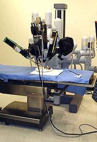 Sistema quirúrgico Da Vinci Aprobado en el año 2000 por la FDA. Desarrollado por la empresa norteamericana Intuitive Surgical.