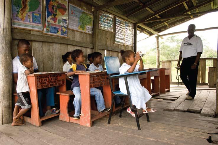 Sectorial Educación Gráfico 9 Ejecución de la Inversión en Educación territorializada por provincia (USD millones) 400 2008 2009 350 300 250 200 150 100 50 0 Azuay Bolívar Cañar