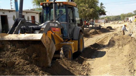 Estado en acción Damnificados por lluvias Piura: Gobierno Regional avanza construcción de pistas y veredas en calles afectadas por lluvias El Gobierno Regional Piura, a través de la Gerencia Regional
