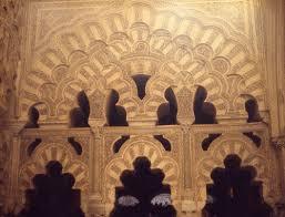 Es importante, ya que lo encontramos en la Mezquita de Córdoba, del Período Cordobés del Arte Musulmán en España, pero también aparece en el arte románico y gótico. 25.