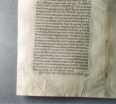 encuadernación, donde se consignó manuscrita la marca de propiedad del volumen.