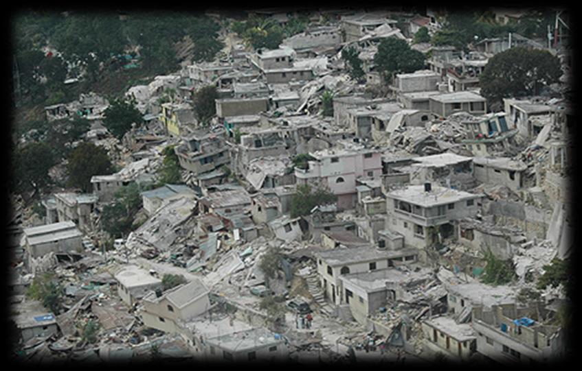 escombros, con un saldo de más de 200.000 muertos. La infraestructura del gobierno central y los gobiernos locales quedó completamente colapsada.