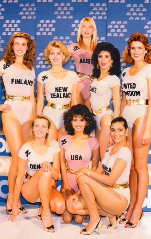 Las ocho favoritas para el título de Miss World 1986, al frente de izquierda a derecha Miss Dinamarca Pia Rosenberg Larsen, Miss USA Halle Berry y Miss República Dominicana Susan González.