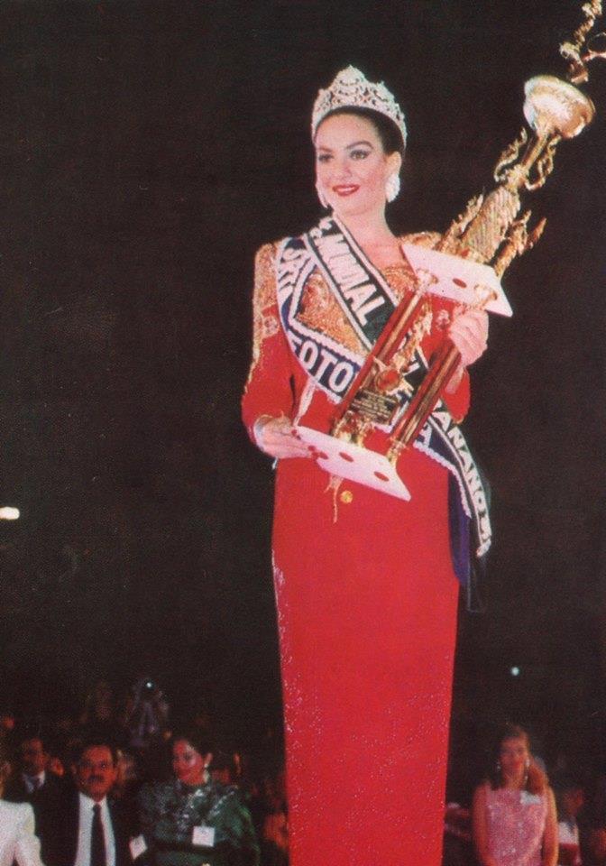 Fabiola tiene en su haber muchos títulos de belleza, fue Señorita Preparatoria Paso del Norte 1993 y logró el título estatal de la federación de preparatorias de Chihuahua, Señorita FRECH 1993,