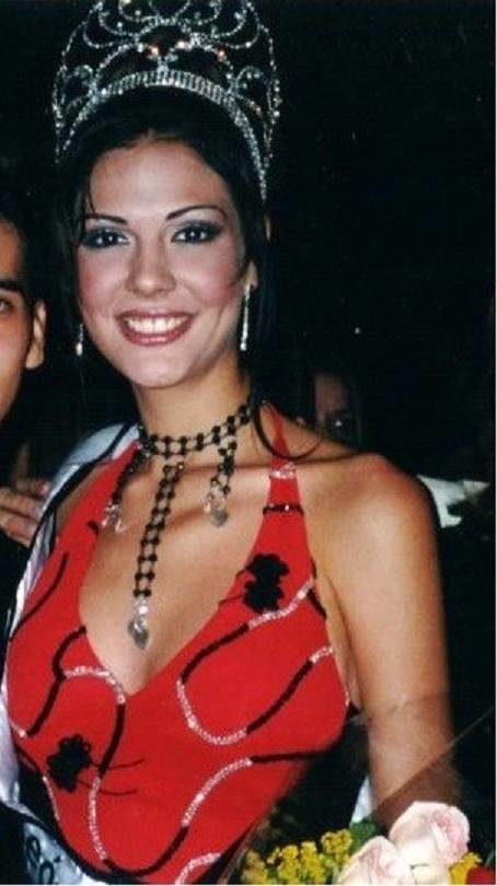 Rosalva que ella era la nueva Nuestra Belleza México 2003 y Alejandra Villanueva tuvo que conformarse con ser la Primera Finalista.