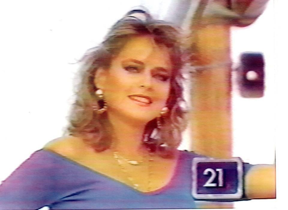 257 Elizabeth Carrillo durante el certamen de Miss World 1987