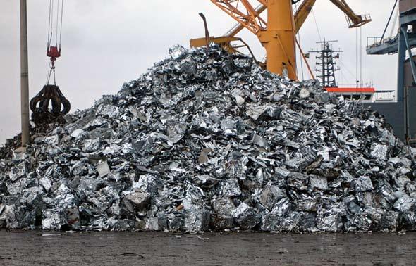 2.4 Chatarra de acero al carbono La chatarra de acero al carbono, también aumentó los precios un 30% en el primer trimestre, situándose a niveles de 325 USD/Tm FOB Rótterdam.