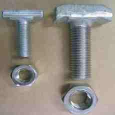 Los tornillos metálicos galvanizados o de acero inoxidable, poseen una cabeza de forma especial (cabeza de