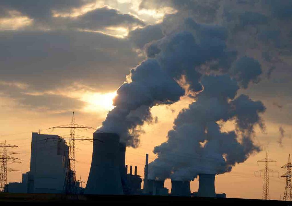 Los gases de efecto invernadero son: el dióxido de carbono (CO2), que se produce por la quema de combustibles fósiles, deforestación, cambio de uso de suelo, quema de bosques; el metano (CH4), que se