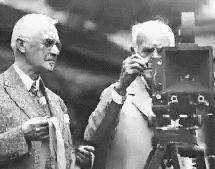 Kinetoscopio Edison inventó el fonógrafo en 1877, y se convirtió en el entretenimiento más popular del siglo.