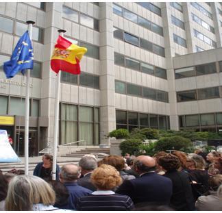 PROGRAMA OPERATIVO FEDER DE CANARIAS 27-213 Informe de ejecución de la anualidad 213 Asimismo, el 9 de mayo de 213, en conmemoración del día de Europa, se llevó a cabo el acto de izado de la bandera