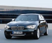 2012 AUTOMOBILE Seria 1, disponibilă în premieră cu BMW xdrive Din noiembrie, pentru noul BMW Seria 1, în variantele cu 3 și 5 uși, sunt disponibile 5 motorizări pe benzină și 6 diesel, cu o gamă