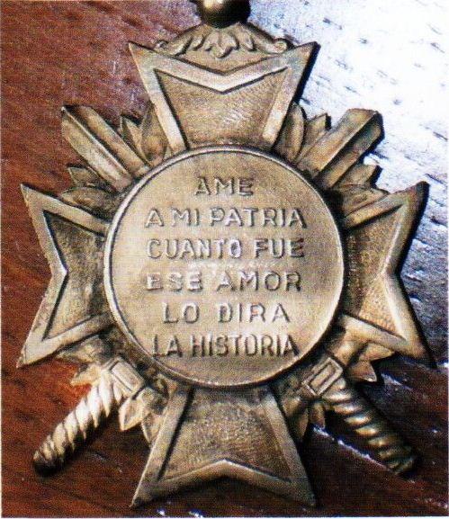 Orden del Mérito Militar Antonio Nariño (reverso) También encontramos otra condecoración militar, de la cual no
