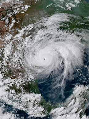 2017 AÑO EJEMPLAR Calentamiento global Huracán Harvey Huracán Categoría 4 Duración 17 de agosto-3 de septiembre Vientos máximos 215 km/h (130 mph) (durante 1 minuto) Presión mínima 938 mbar (hpa; 27.