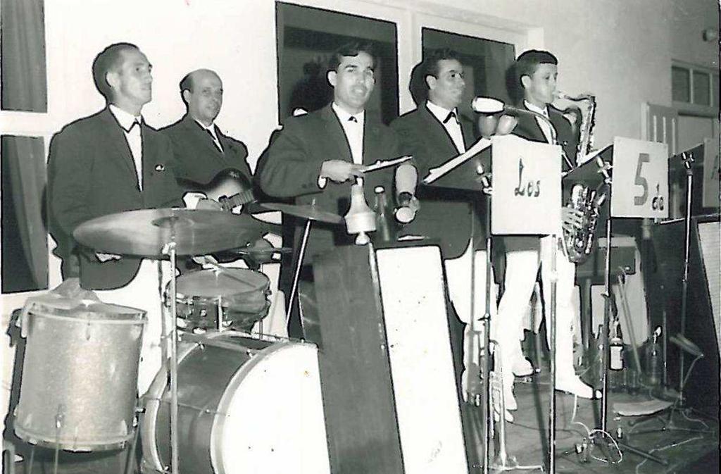 El conjunto músico-vocal Los 5 de Arafo en el Centro Cultural y de Recreo de Arafo.