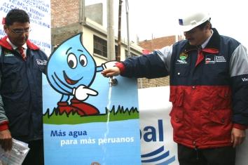 Ministro de Vivienda inauguró obras de saneamiento en A. H. Cárcamo El flamante Ministro de Vivienda, Construcción y Saneamiento, Dr.
