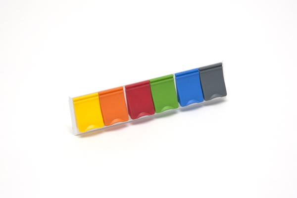 Coloured Shutters Coloured shutters for Nexans Snap-In patch panels, ZD boxes and outlets Available in 8 different colours Packed in bags of 100 Descripción The white or black shutters supplied with