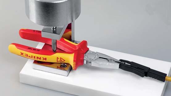 Las herramientas KNIPEX con el símbolo especial están homologadas para trabajos de hasta de corriente alterna.