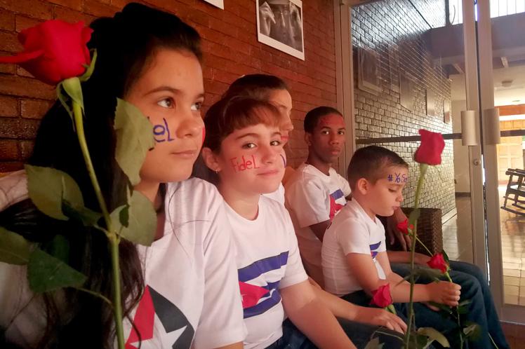 Nicaragua: La misión estatal cubana en Nicaragua también rindió un sentido homenaje a la memoria del líder revolucionario.