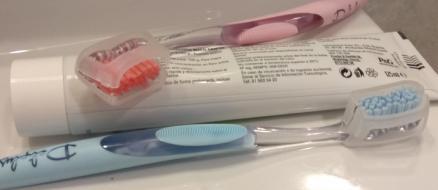 Medidas de prevención no específicas que se debe seguir para pacientes de riesgo alto e intermedio Higiene dental y cutánea estricta.