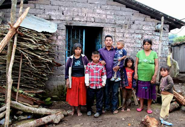 y derechos sociales de niñas, niños y adolescentes en México, 2014 UNICEF México/Giacomo Pirozzi niños, niñas y adolescentes con carencia fue insuficiente para permitir una reducción significativa de