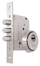 de embutir G MIS N mm / MSURS IN mm 2030 663 630 20 132 205 G 132 3 points mortise lock ackset: 50mm 10 steel bolts, 14mm: 4 in the middle lock, 3 in top and lower locks Reversible latch for right