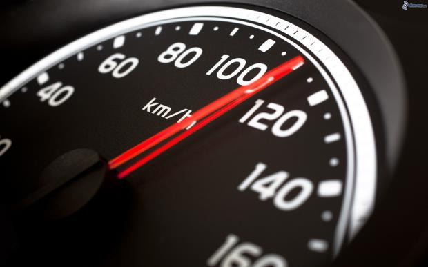Diferencia entre velocidad media y velocidad instantánea: Como para medir la velocidad se necesitan dos instantes (tiempo inicial y tiempo final), teóricamente no sería posible determinar la