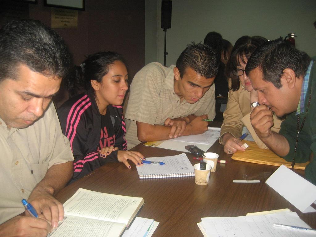 Fase II: Implementación de la estrategia nacional de cobertura Noviembre- diciembre 2010 Capacitación a profesores