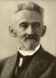 Felix Hausdorff fue un matemático alemán que está considerado como uno de los fundadores de la Topología moderna y que ha contribuido