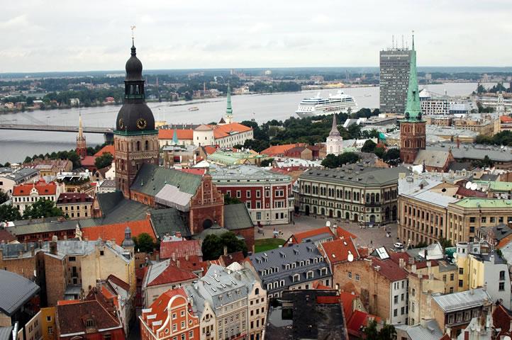 DÍA 4* LUNES: RIGA Desayuno. A las 9:00 de la mañana visita de la ciudad de Riga.
