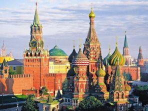 pagina 7 DIA 17 / DOMINGO MOSCU Desayuno y visita del famoso recinto amurallado del Kremlin, antigua residencia de los zares rusos, y de la armería, uno de los más antiguos museos en Rusia del arte