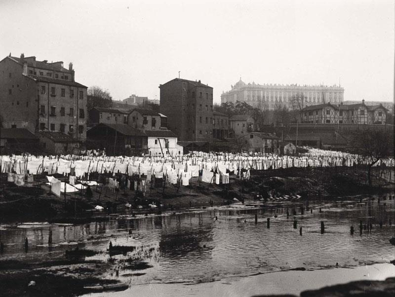 Antiguos usos del río, como lavadero Centro Cultural