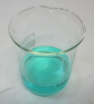 Liquido azul Densidad (g/cm³) 1,09 Aprox. 1,2 ph (%) Aprox. 4 